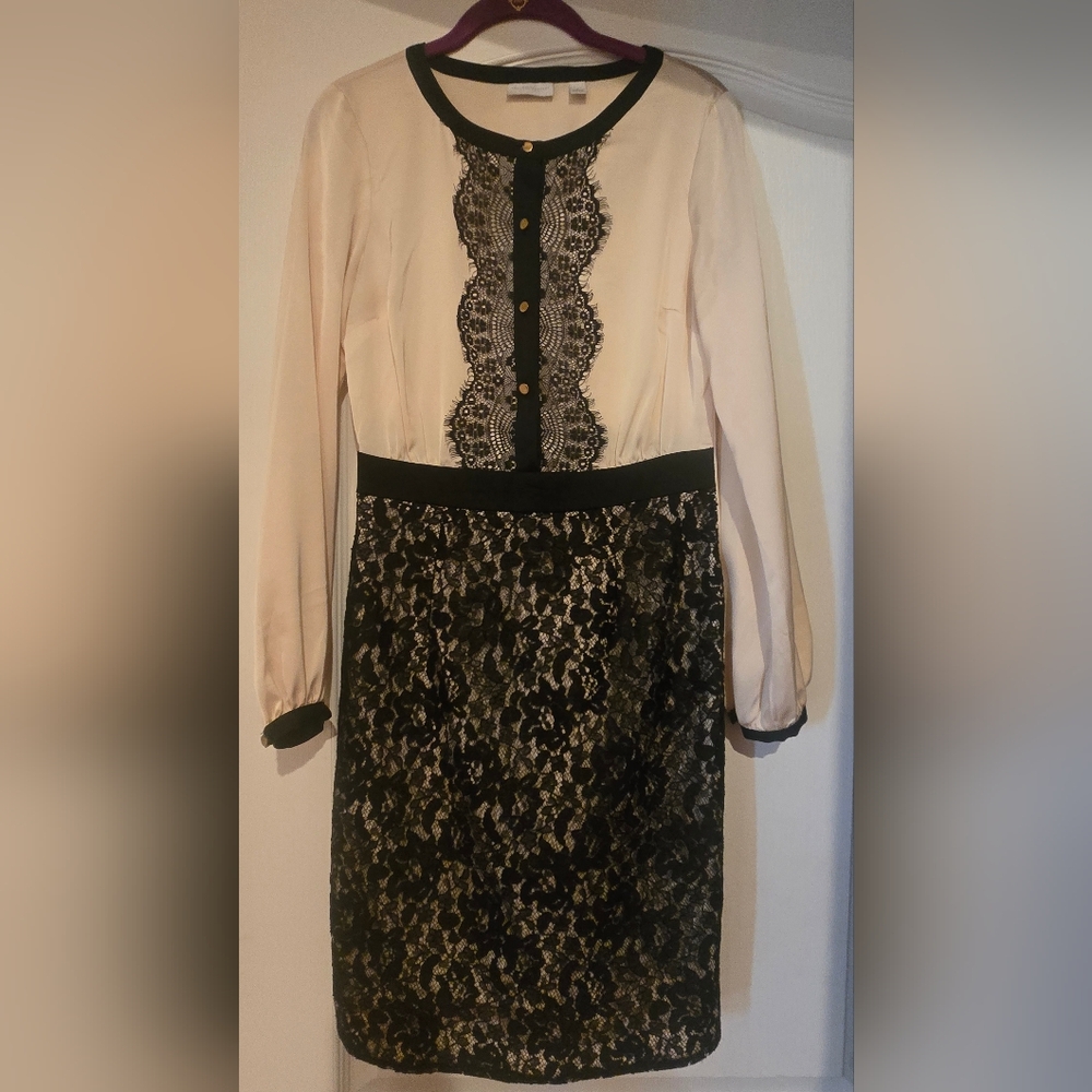 Elegant Lace Dress with Black and Cream Design